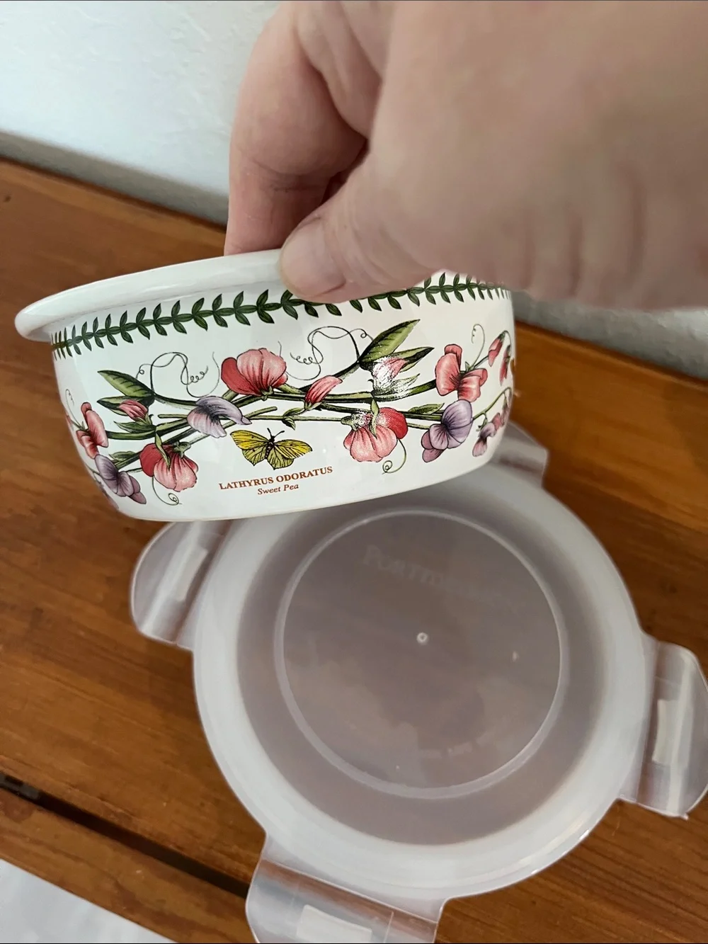 Portmeirion Botanic Garden White Ceramic Sweet Pea storage bowl with snap lid
